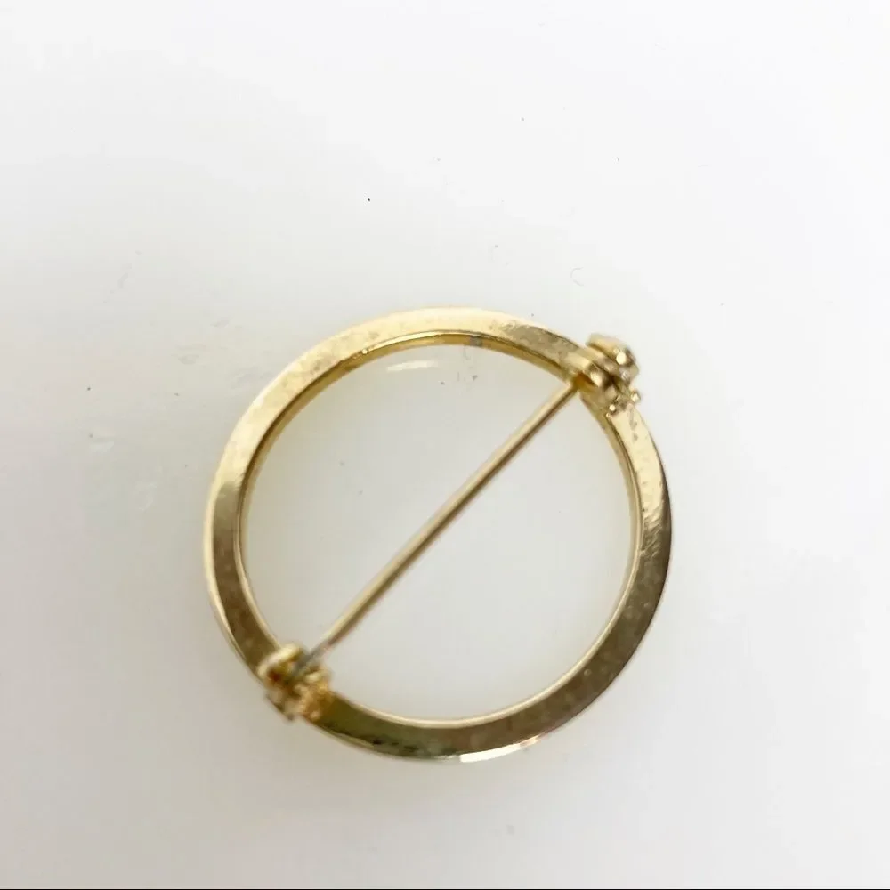 Circle pin brooch gold tone